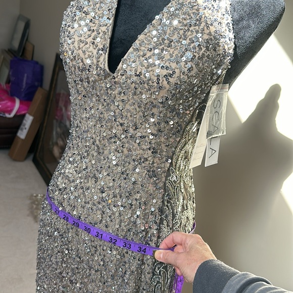 NWT Formal gown with train size small - Picture 9 of 14